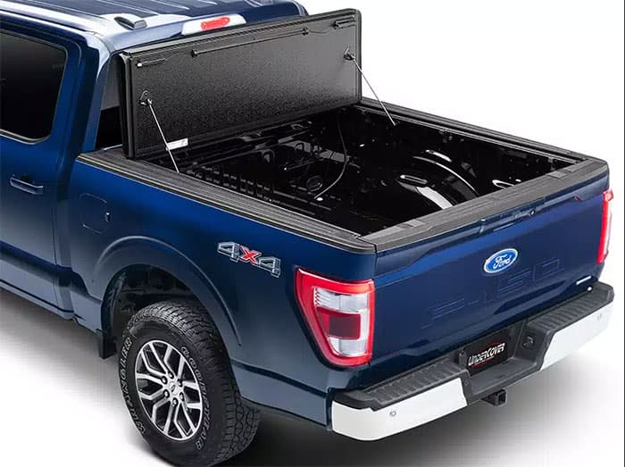 UnderCover Armor Flex Hard Folding Tonneau Cover (Short Bed) - FORD F-150 (2021-2022) / Raptor (2021-2022)