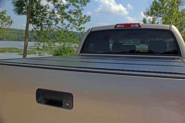 UnderCover FLEX Hard Folding Tonneau Cover - Toyota Tundra (Standard Bed) ( 2007 - 2021 )