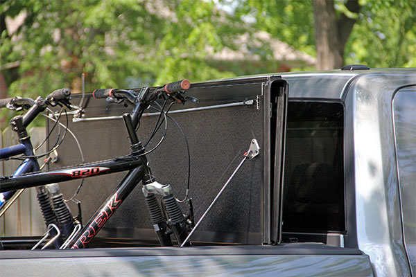UnderCover FLEX Hard Folding Tonneau Cover - Toyota Tundra (Standard Bed) ( 2007 - 2021 )