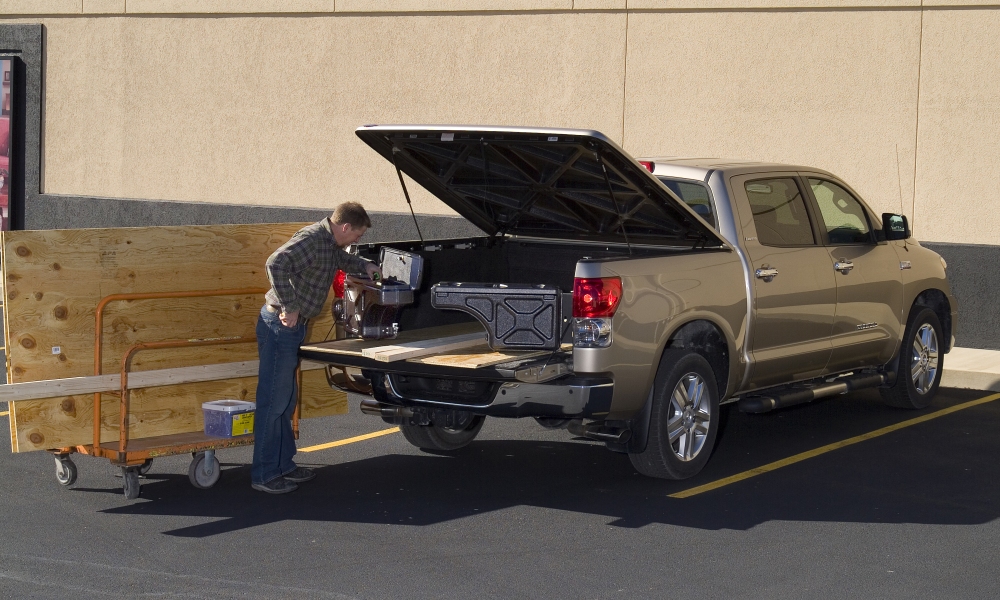 UnderCover Swing Case Truck Toolbox (Driver Side) - FORD-F150 (1997 - 2014) / SVT Raptor (2010 - 2015)