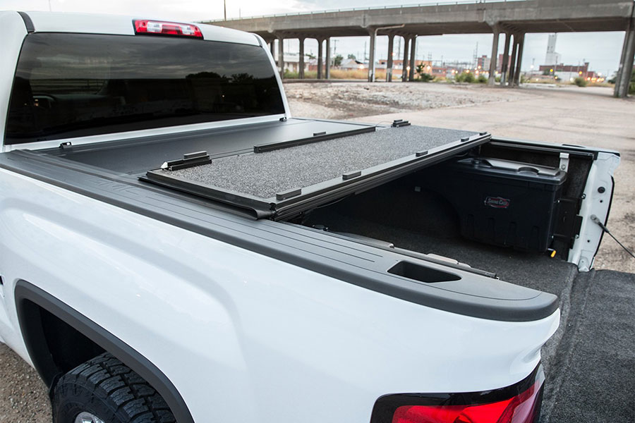 UnderCover Ultra Flex Hard Folding Tonneau Cover - Silverado/Sierra (Standard Bed) ( 2014 - 2018 )