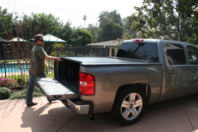 BAK RollBak G2 Retractable Tonneau Cover - Sierra/Silverado 2007-2013 (68&quot; Short Bed)