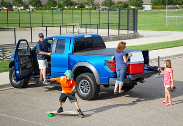 Bestop TrekStep Retractable Tailgate Step - FORD F-150 (2006-2014) / SVT Raptor (2010 - 2015)